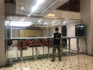 大廳隔斷定制大型魚(yú)缸——龍威水族