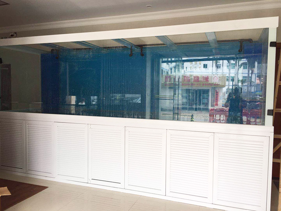 超白大型魚(yú)缸定制項(xiàng)目