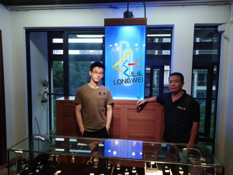 深圳南山區(qū)實(shí)木定制魚缸實(shí)力過(guò)硬 行業(yè)領(lǐng)航者